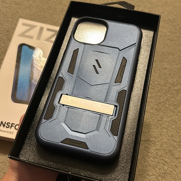 iPhone 14 case - Picture 2 of 4